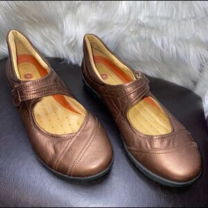 Clarks Unstructured Women's Metallic Brown Bronze Leather Mary Jane Shoe Sz 7.5M